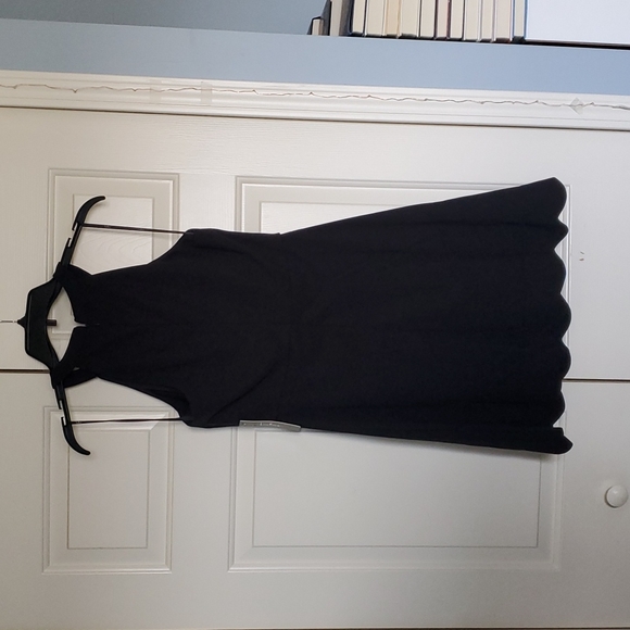 NWT Lulu's Black Dress with Scalloped Edges - Picture 4 of 5